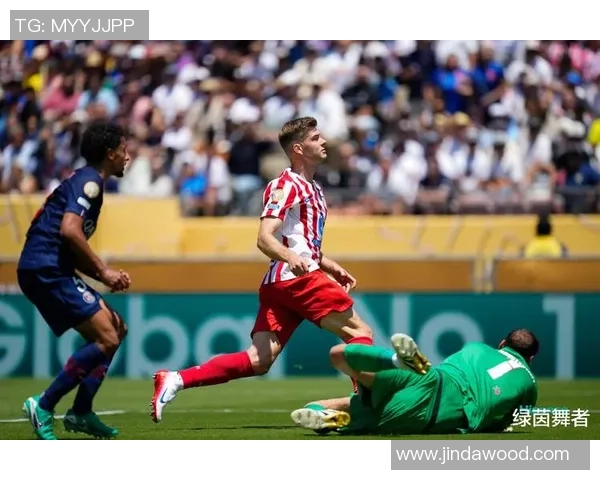 马竞与利物浦激战看台瞬间回顾精彩时刻与球迷热情